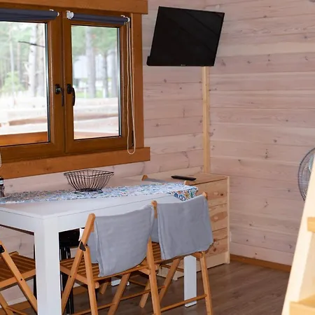 Lesne Runo Borsk, Basen Z Podgrzewana Woda