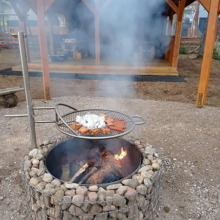 Lesne Runo Borsk, Basen Z Podgrzewana Woda