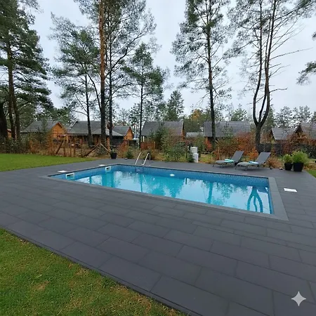 Lesne Runo Borsk, Basen Z Podgrzewana Woda Борск